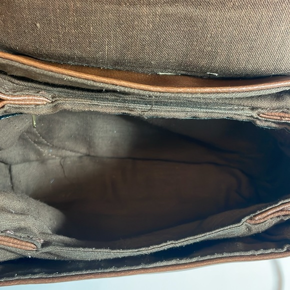 Stone Mountain brown leather flap crossbody bag - Picture 8 of 12